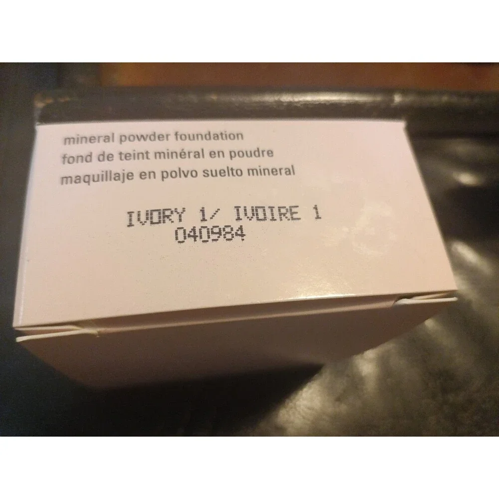 Mary Kay Mineral Powder Foundation  IVORY 1  040984 Discontinued NEW IN BOX